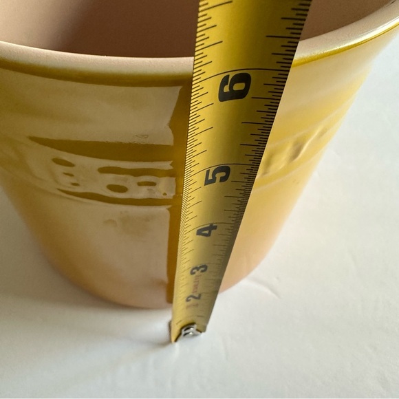 Le Creuset Large 2-3/4-quart utensil crock | Yellow Ombré - Picture 9 of 9
